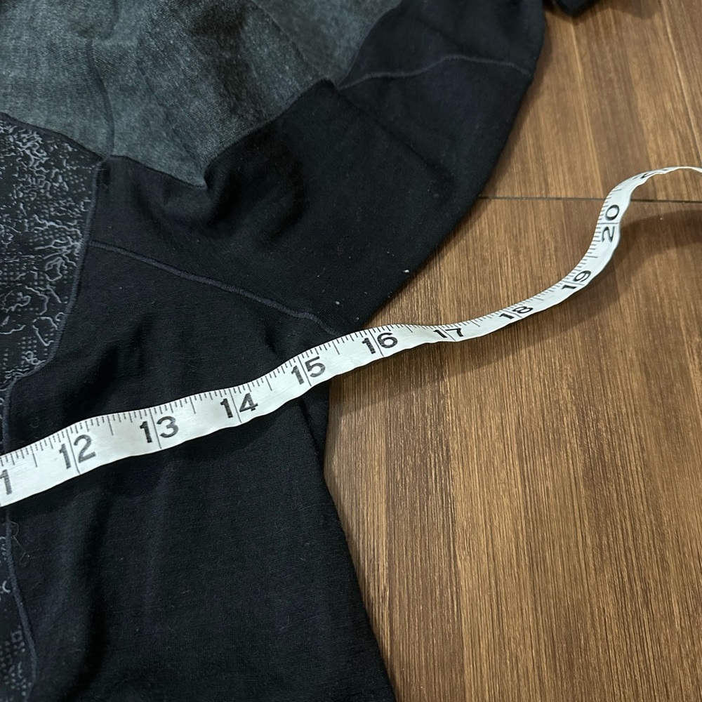 Smartwool merino wool 
PhD Light Printed Wind 1/2-Zip Top 
SW0SO171
Size small - Picture 4 of 7